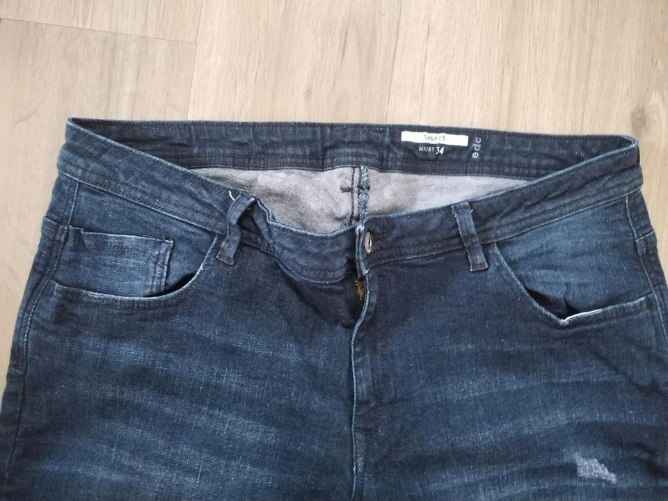 Edc shorts jeans w34 Größe 44 XXL Damen blau knielang in Brandis
