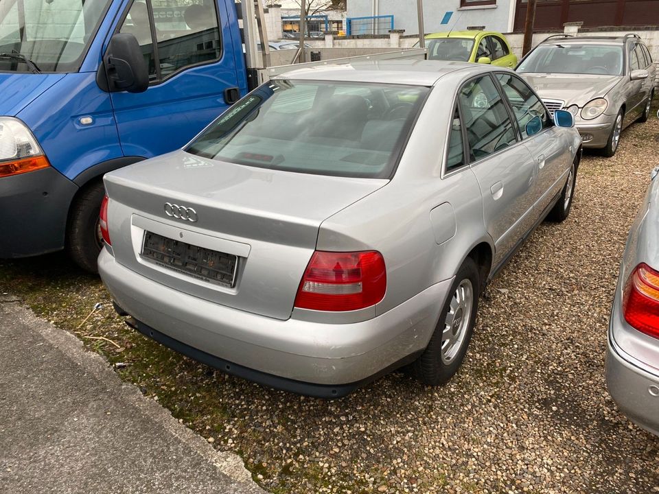 Audi A4 2.4 tiptronic LPG Gas in Monheim am Rhein