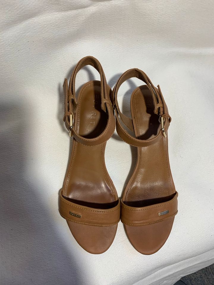 Esprit Keilsandalette Cognac Toffee 8 42 kaum getragen in Neumünster