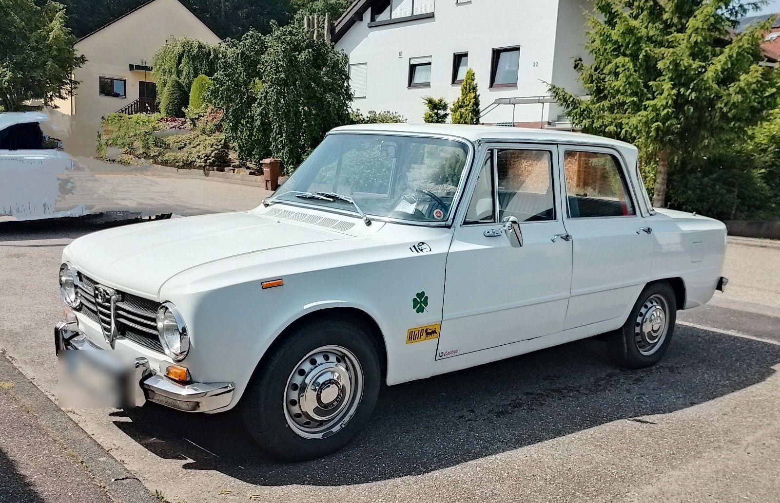 Abbildung des Autos Alfa Romeo Giulia, Oldti…