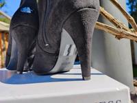 Guess Overkneestiefel Gr 37 ungetragen Nordrhein-Westfalen - Solingen Vorschau