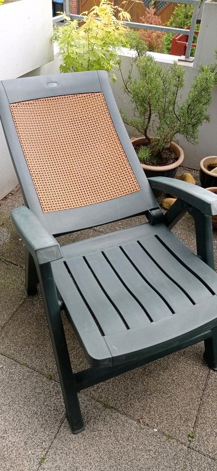 Gartensessel, Gartenstühle mit Tisch in Langenfeld