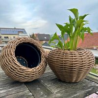 Handgefertigter künstlicher Blumentopf aus Rattan 4 L. Wetterfest Niedersachsen - Langenhagen Vorschau