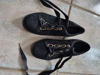 Schnürschuh/Halbschuh/Sneakers schwarzes Veloursleder Gr. 39 Sachsen - Riesa Vorschau