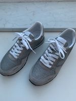 Armani Sneaker Damen Gr. 38 in Silber NEU Nordrhein-Westfalen - Unna Vorschau