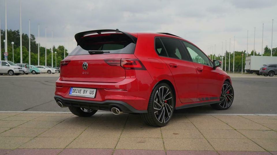 VW Golf 8 GTI Clubsport Autovermietung Mietwagen Automieten Rent a car in Berlin