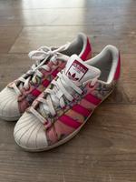 Adidas Superstar Schuhe  Sneaker Gr. 40 limitiertes Blumenmotiv Sachsen - Tauscha Vorschau