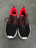 Adidas~Turnschuhe~schwarz~rot~Größe 37 1/3 Nordrhein-Westfalen - Arnsberg Vorschau