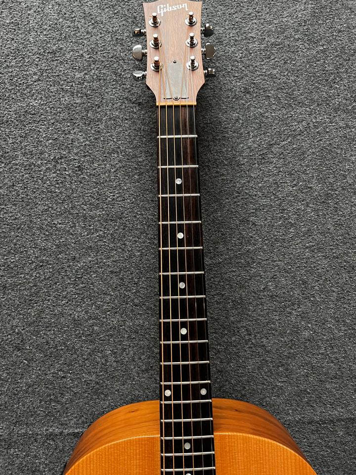 Gibson G-45 Natural mit K&K Pure Mini (Pure Western Mini) Pickup in Berlin