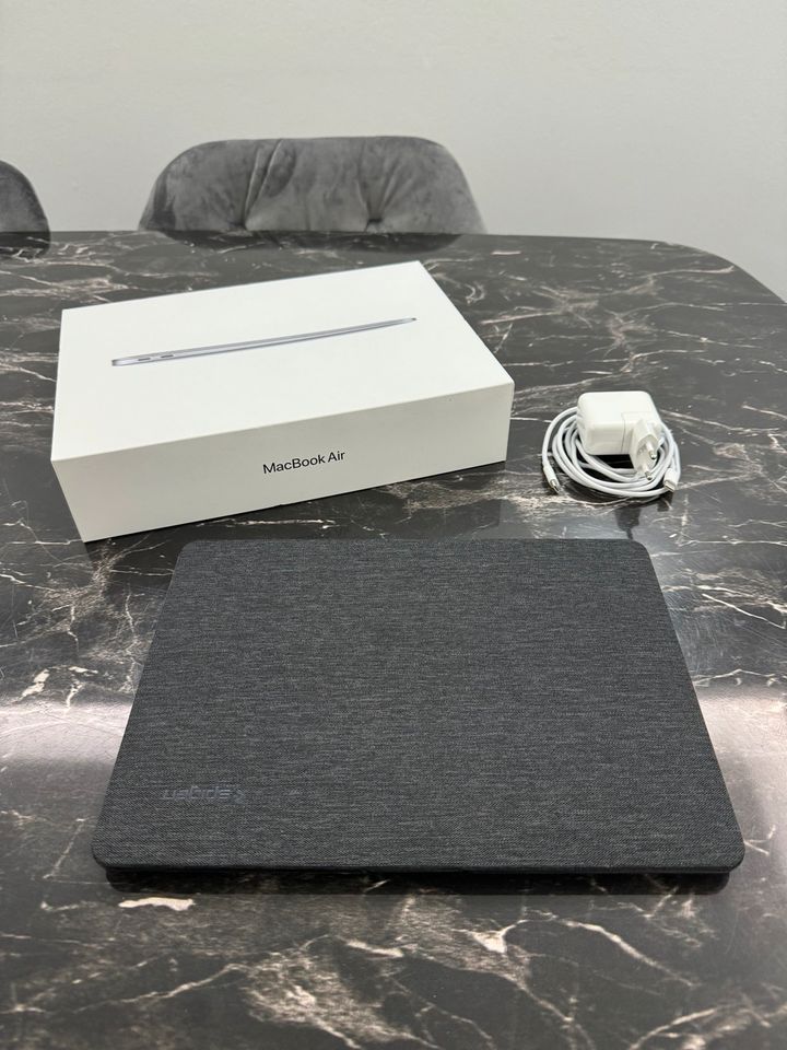 MacBook Air Retina, 13“ , 2020 „ WIE NEU“ in Grevenbroich