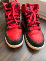 Air Jordan Nike Mid schwarz rot Nordrhein-Westfalen - Hückeswagen Vorschau
