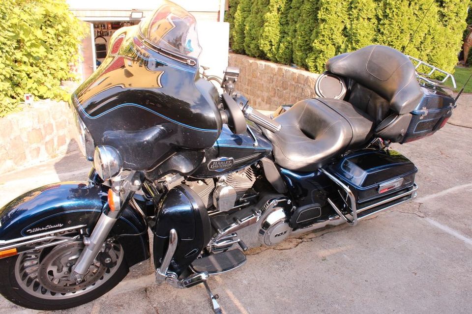 Harley-Davidson FLHTCU 103 Electra Glide Ultra KessTech RW-Gang in Berlin