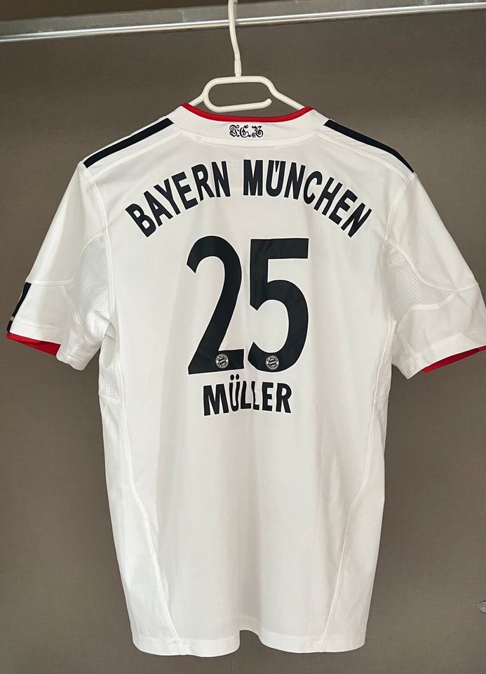 FC Bayern München Trikot - Thomas Müller Flock / Liga Total in Bad Wörishofen
