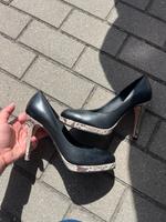 Pumps mit Plateauabsatz Schlangenmuster Bayern - Reichertsheim Vorschau