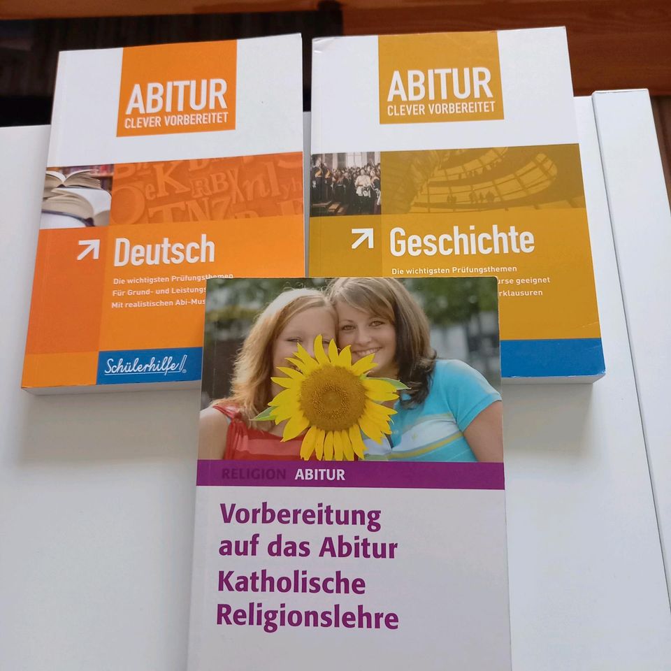 Abitur Bücher Deutsch, Geschichte, Religion je 1,00€ in Petersberg