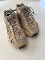 Adidas Yeezy 700 V2 Cream 44 2/3 Stuttgart - Weilimdorf Vorschau