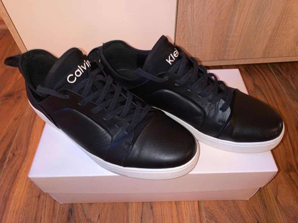 Calvin Klein Herrensneaker, Gr. 44 in Fernwald