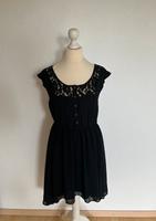 Kleid Review Gr. M mit Spitze marineblau 12,30€ Hessen - Guxhagen Vorschau