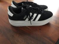 Adidas Turnschuhe / Sneaker Gr.36 Baden-Württemberg - Süßen Vorschau