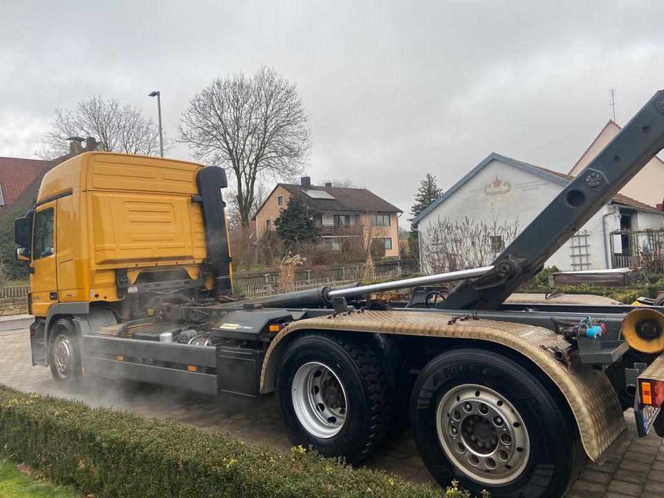 Mercedes Benz Actros 2548 MP3 Hakenlift, Abroller in Höttingen