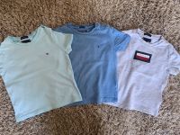 Drei Tommy Hilfiger Shirts Größe 86 Nordrhein-Westfalen - Remscheid Vorschau