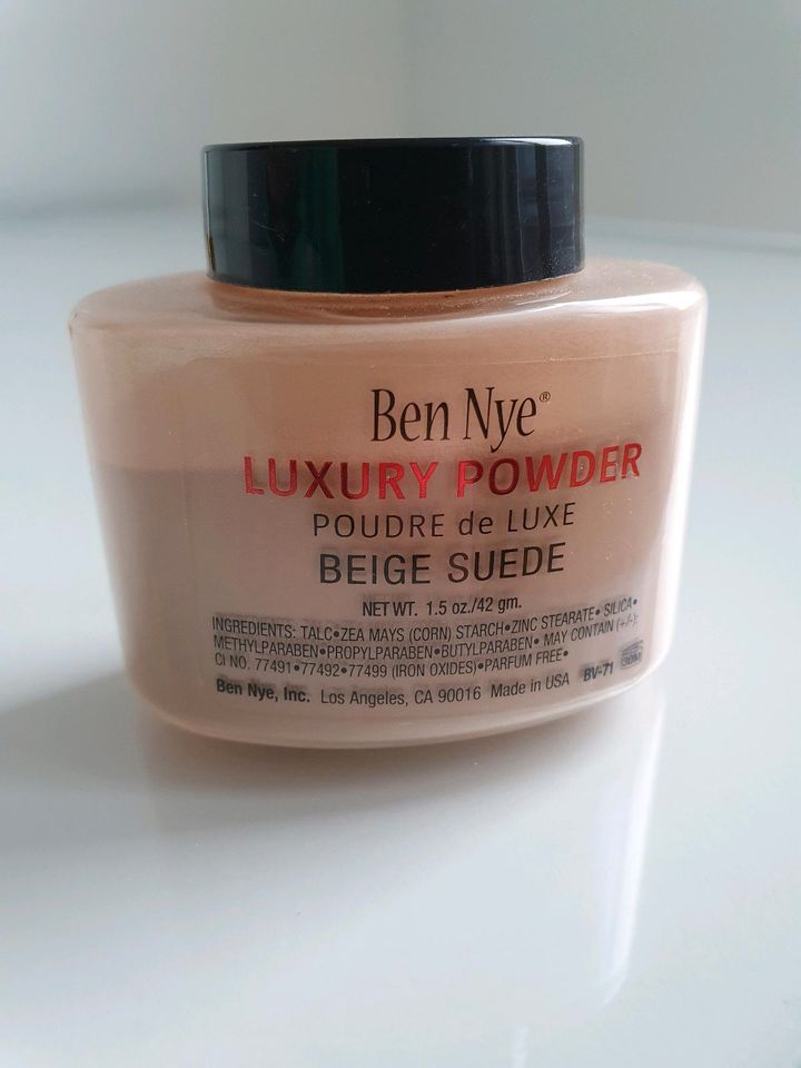 Ben Nye Beige Suede Luxury Powder 1.5oz