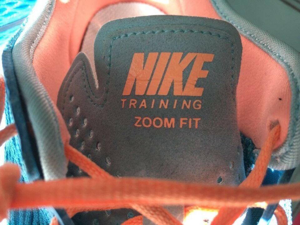 Nike Zoom Fit Trainingsschuh 37,5 Turnschuhe Sneaker türkis in Bruckmühl