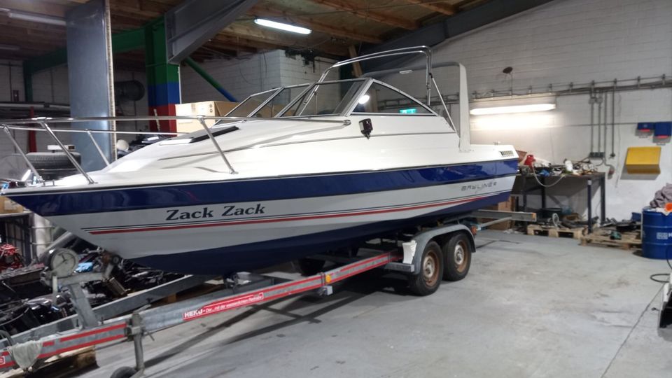 Motorboot Bayliner 1952 Bj.92 mit Heku Tandem Trailer in Fleckeby