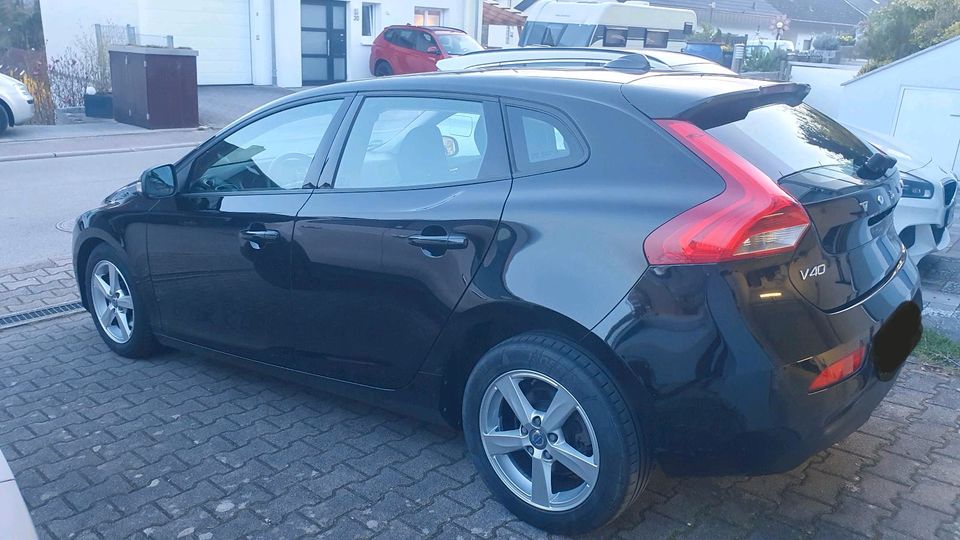 Volvo v40 Rückfahrkamera, Navi,Tempomat,Freisprechanlage.. uvm in Sindelfingen