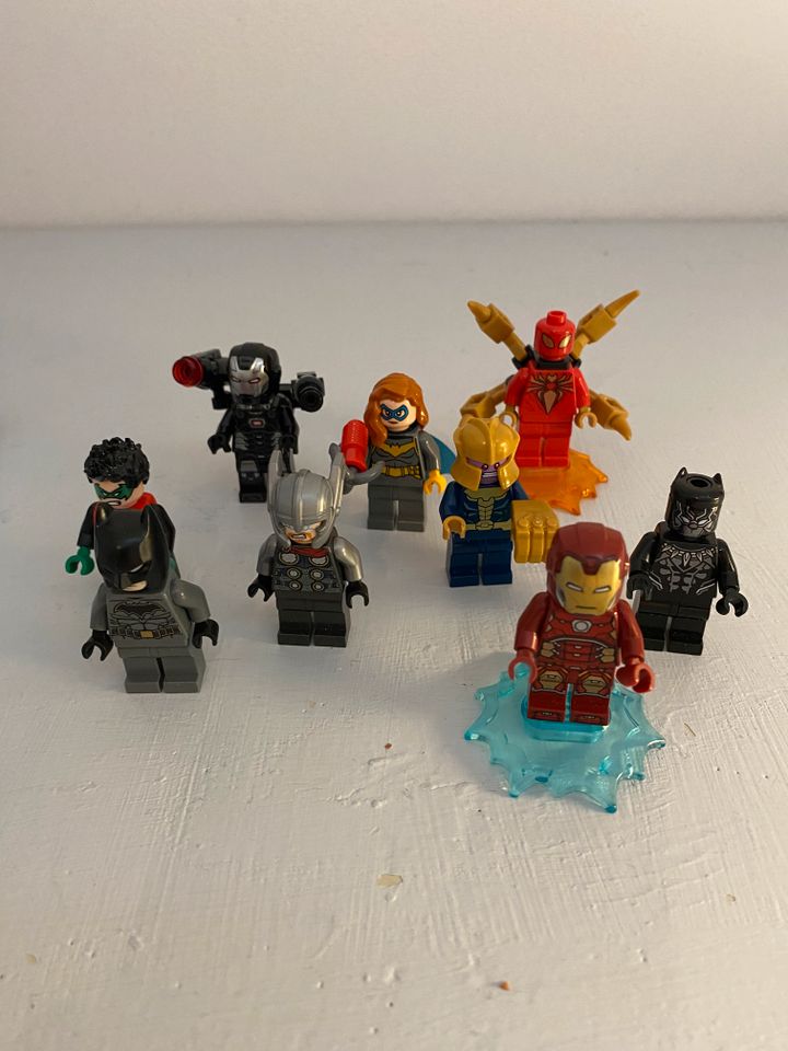 Konvolut Lego DC Avengers 9 Minifiguren Thor Thanos Robin in Gaggenau