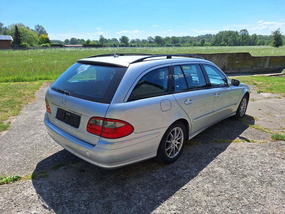 Mercedes - Benz E 280 T CDI Avantgarde in Struvenhütten