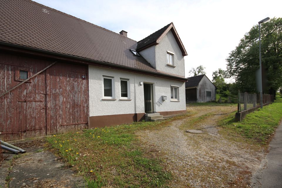 Bauernhaus mit Nebengebäuden und ca. 1.400 m² Grund in Ulm