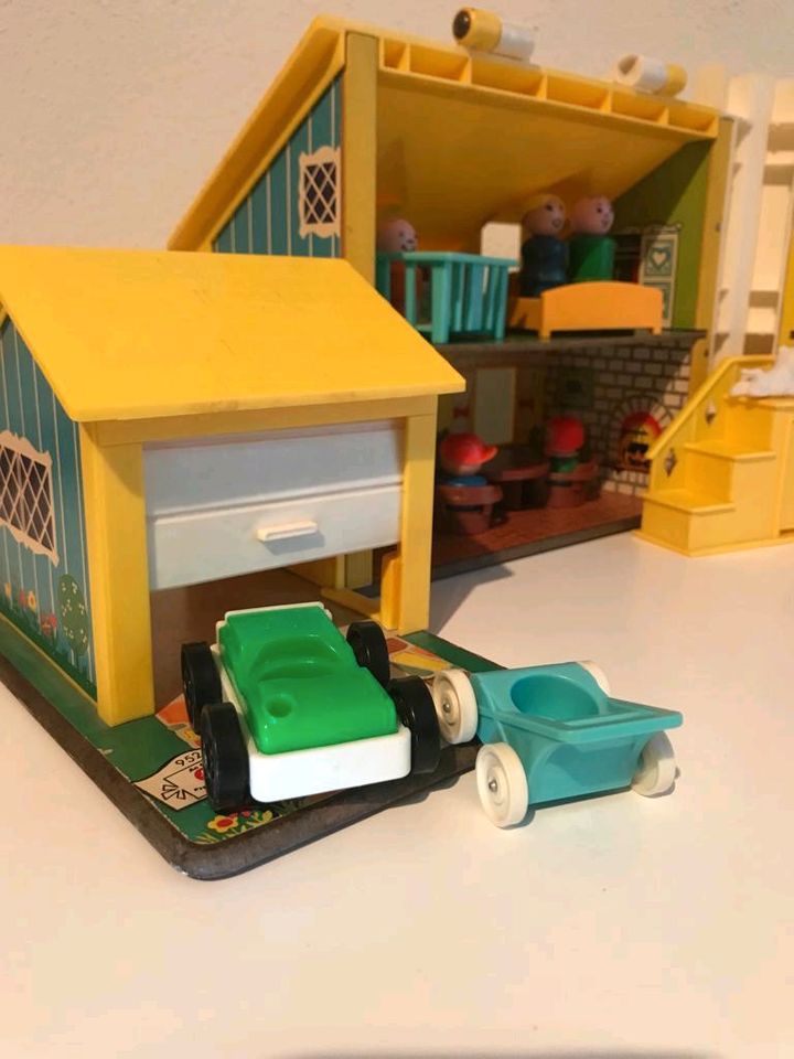 Fisher Price Play Family House in Moorenweis