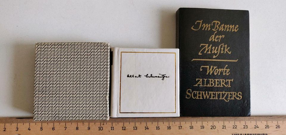 Albert Schweitzer Sammler Minibücher Miniaturen in Weimar