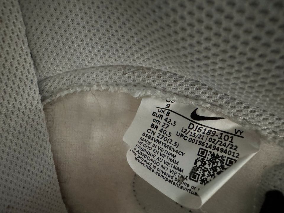 Nike Sneaker kaum getragen Größe 42,5 in Leipzig