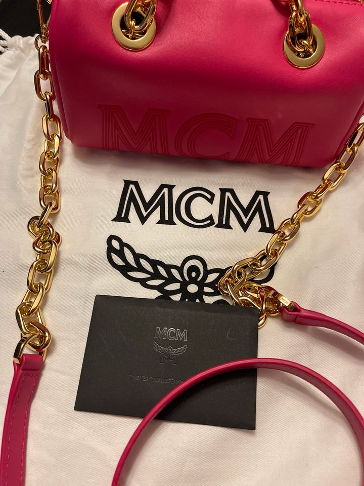 MCM Boston Bag In Chain Leather pink in Rellingen
