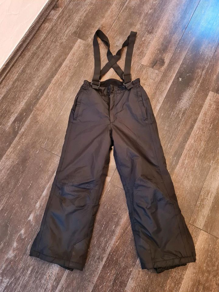 SCHNEEHOSE SKIHOSE GR.134/140 in Elstra