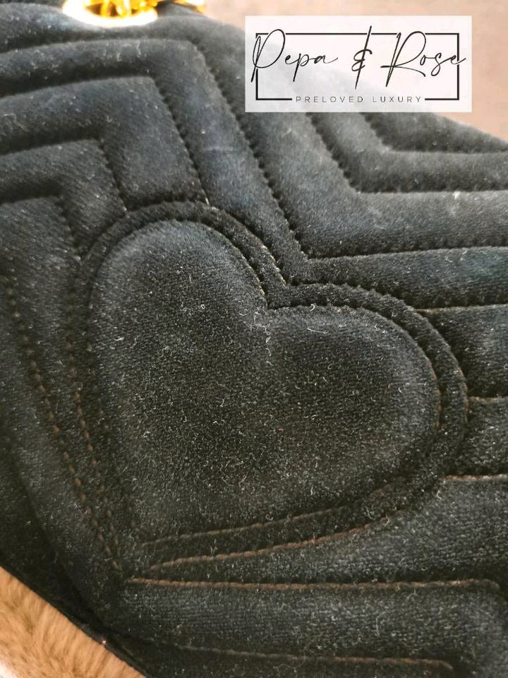 Gucci GG Marmont camera bag Samt Velvet Tasche schwarz in München