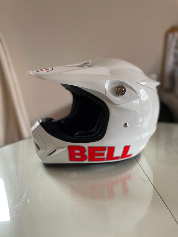 Bell Moto 8 Enduro Cross Helm / Gr. L / weiß / neuwertig / OVP in Hamburg