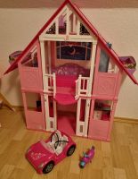 Barbie Haus mit Möbeln und Auto Niedersachsen - Oyten Vorschau