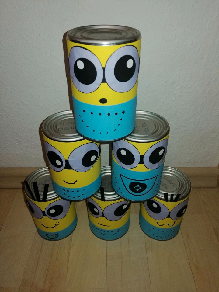 Minions Dosenwerfen Geburtstagsspiel Geschenkidee Junge in Hosena