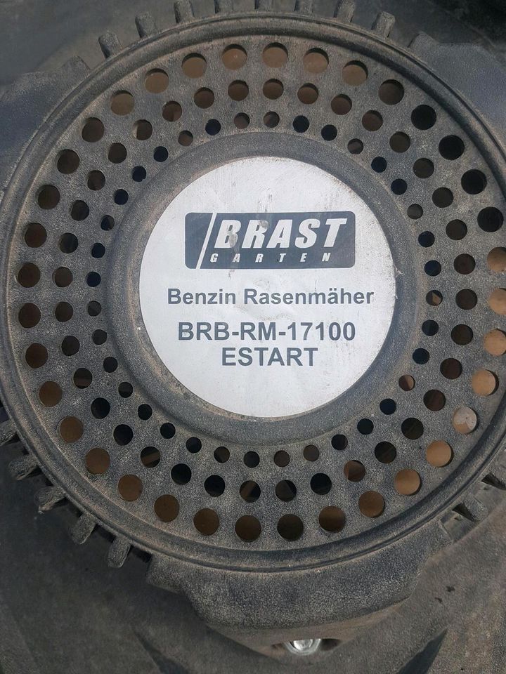 BRAST Benzin Rasenmäher 17100 ESTART 1,3 kW in Herrnburg