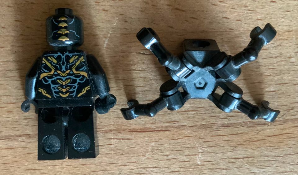 Outrider - ( extended arms)    Lego Super Heroes Minifigur sh505 in Bremen