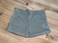 ❤️ Neuwertig Shorts von Madonna Gr. M oliv Khaki Hessen - Bad Homburg Vorschau