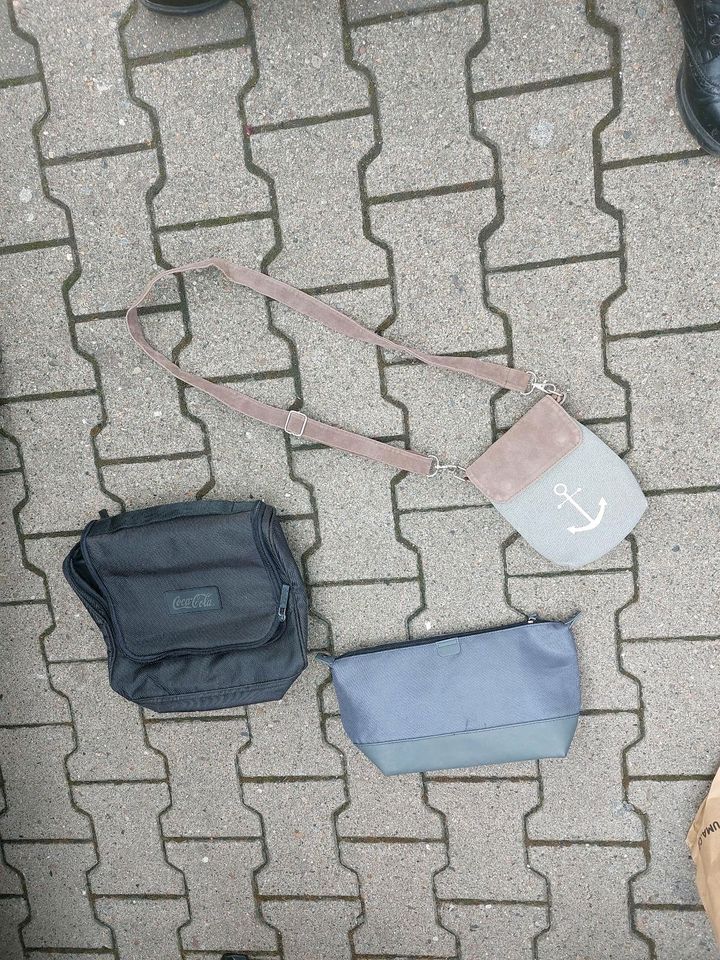 Taschen  verschiedene in Seggebruch