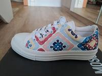 Moschino Sneaker Leder Neu Gr 36 Dresden - Räcknitz/Zschertnitz Vorschau