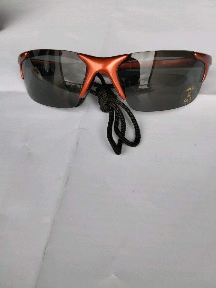 Uvex Sonnenbrille mit Ersatzgläsern in Nürnberg (Mittelfr)
