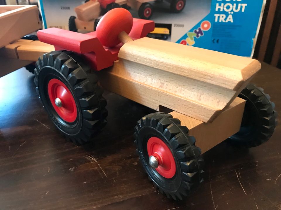 Holz Traktor mit Anhänger PLAHO Neu in Zella-Mehlis