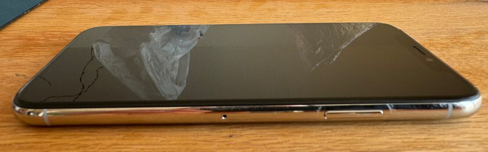 Apple iPhone XS - 64GB - Silber (Ohne Simlock) (Dual-SIM) in Hamburg