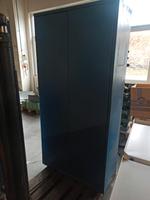 Stahlschrank alt, stabil. 195 X 45 X 95 cm breit Nordrhein-Westfalen - Tönisvorst Vorschau